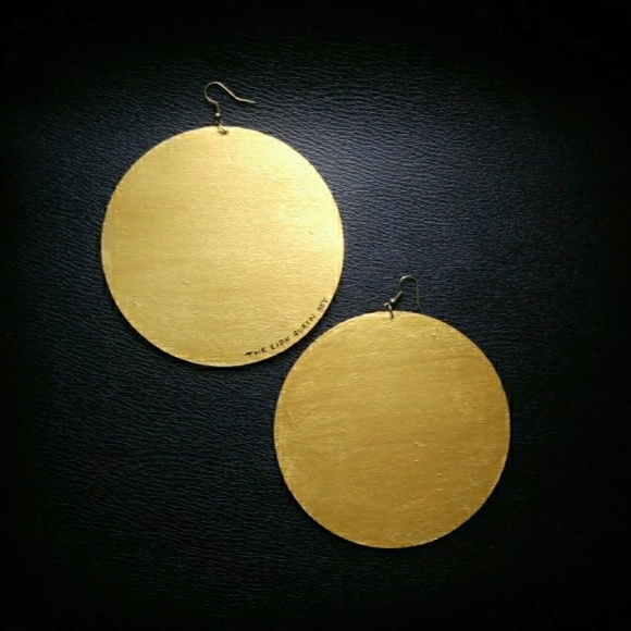 "The Lion Queen" Earrings - Picture 7 of 8